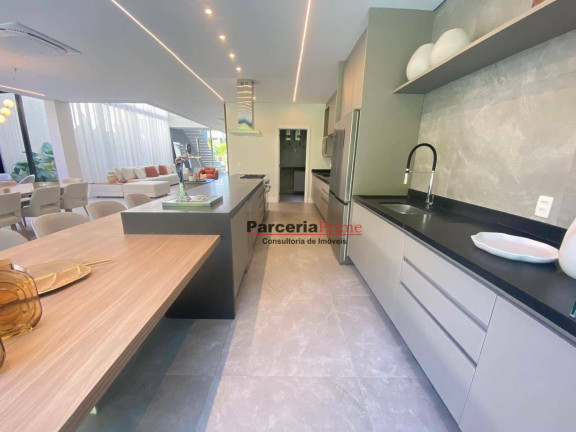 Imagem Casa com 6 Quartos à Venda, 420 m² em Riviera Módulo 11 - Bertioga Imagem Casa com 6 Quartos à Venda, 420 m² em Riviera Módulo 11 - Bertioga