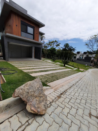 Imagem Casa com 3 Quartos à Venda, 258 m² em Taquaras - Balneário Camboriú