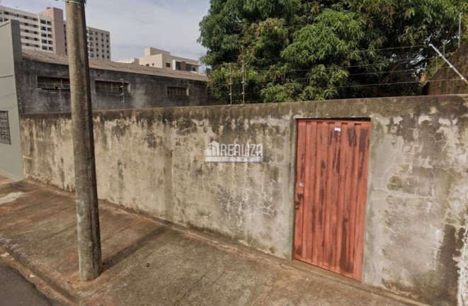 Terreno à Venda, 456 m² em Santa Maria - Uberaba