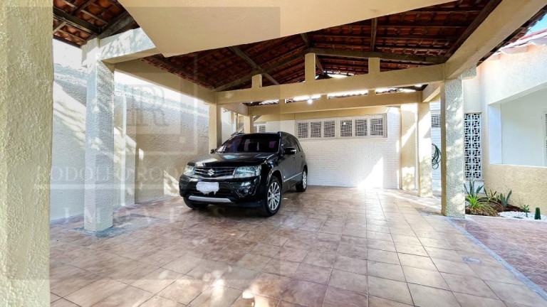 Imagem Casa com 3 Quartos à Venda, 210 m² Imagem Casa com 3 Quartos à Venda, 210 m²