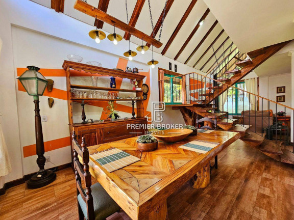 Imagem Casa com 4 Quartos à Venda, 300 m² em Prata - Teresópolis Imagem Casa com 4 Quartos à Venda, 300 m² em Prata - Teresópolis