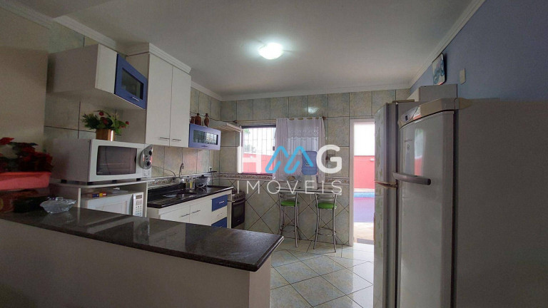 Imagem Casa com 3 Quartos à Venda, 200 m² em Meia Praia - Itapema Imagem Casa com 3 Quartos à Venda, 200 m² em Meia Praia - Itapema