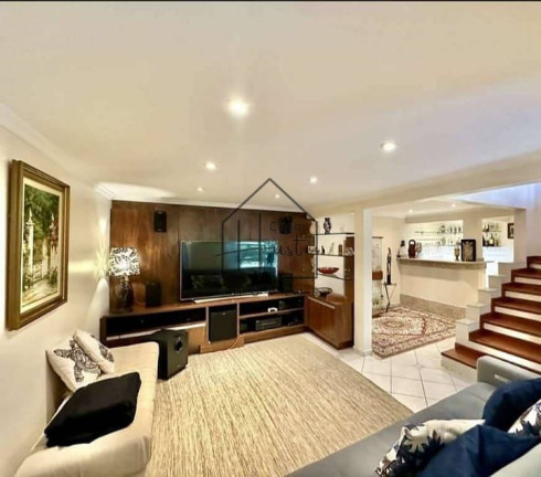 Imagem Casa com 3 Quartos à Venda, 210 m² em Chácara Pavoeiro - Cotia Imagem Casa com 3 Quartos à Venda, 210 m² em Chácara Pavoeiro - Cotia