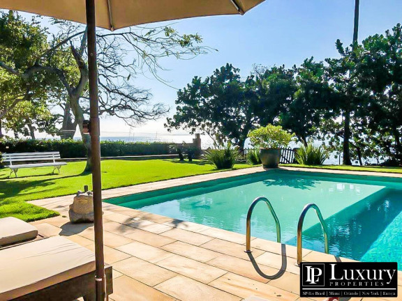 Imagem Casa com 7 Quartos à Venda, em Feiticeira - Ilhabela Imagem Casa com 7 Quartos à Venda, em Feiticeira - Ilhabela