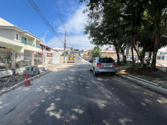 Imagem Casa com 4 Quartos à Venda, 260 m² em Balneário - Florianópolis Imagem Casa com 4 Quartos à Venda, 260 m² em Balneário - Florianópolis