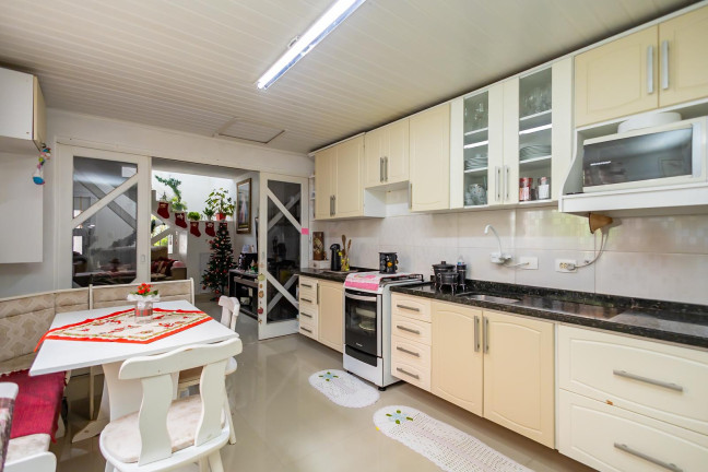 Imagem Sobrado com 4 Quartos à Venda, 139 m² em Campo Comprido - Curitiba