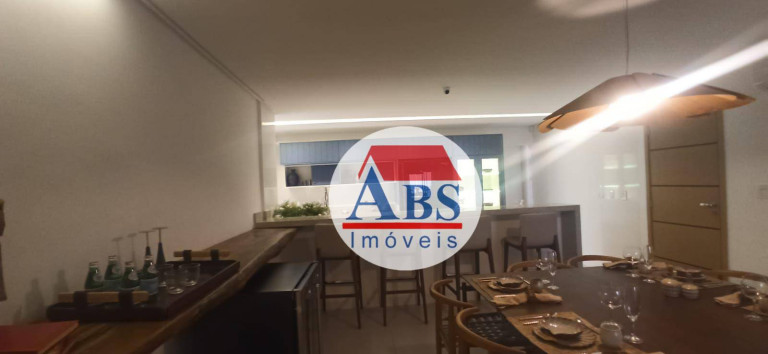 Imagem Apartamento com 4 Quartos à Venda, 209 m² em Canto Do Forte - Praia Grande Imagem Apartamento com 4 Quartos à Venda, 209 m² em Canto Do Forte - Praia Grande
