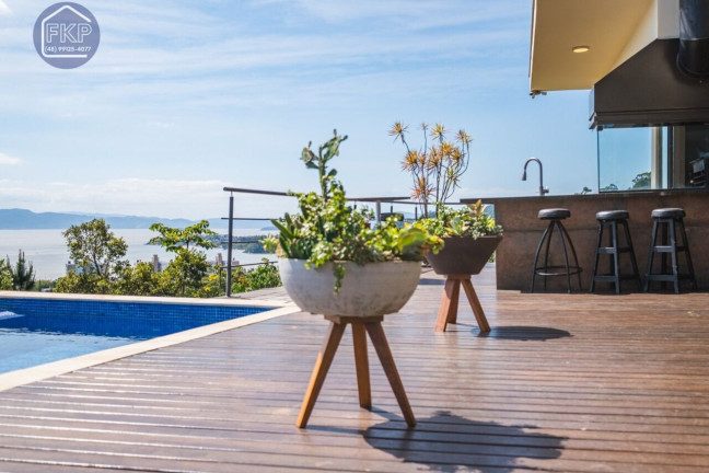 Imagem Casa com 3 Quartos à Venda, 450 m² em João Paulo - Florianópolis