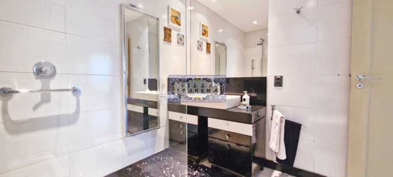 Imagem Apartamento com 4 Quartos à Venda, 188 m² em Copacabana - Rio De Janeiro Imagem Apartamento com 4 Quartos à Venda, 188 m² em Copacabana - Rio De Janeiro