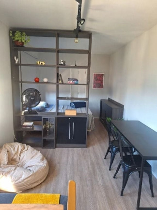 Imagem Apartamento com 1 Quarto à Venda, 32 m² em Azenha - Porto Alegre