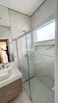 Imagem Casa com 3 Quartos à Venda, 250 m²