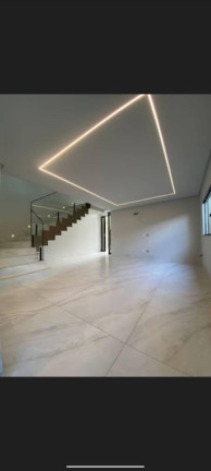 Imagem Casa com 3 Quartos à Venda, 225 m² em Goiânia Imagem Casa com 3 Quartos à Venda, 225 m² em Goiânia