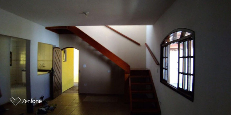 Imagem Sobrado com 4 Quartos à Venda, 200 m² em Interlagos - São Paulo