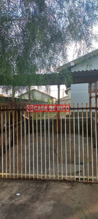 Casa com 3 Quartos para Alugar, 47 m² em Vale Verde - Figueira