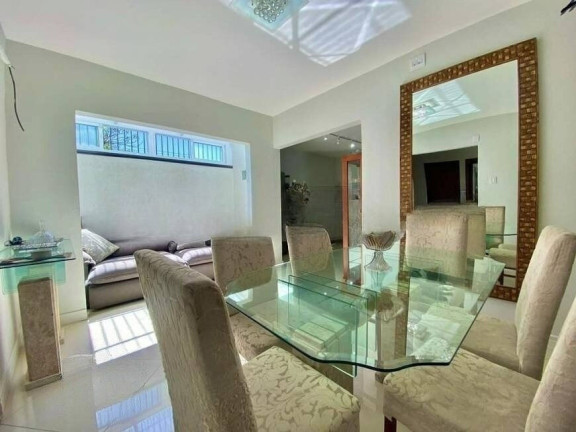 Imagem Casa com 4 Quartos à Venda, 233 m² em Menino Deus - Porto Alegre
