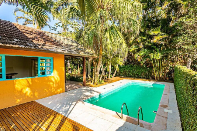 Imagem Casa com 6 Quartos à Venda, em Lagoa Da Conceição - Florianópolis Imagem Casa com 6 Quartos à Venda, em Lagoa Da Conceição - Florianópolis