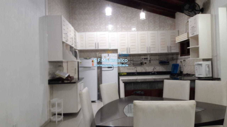 Imagem Casa com 4 Quartos para Temporada, em Praia Grande - Ubatuba Imagem Casa com 4 Quartos para Temporada, em Praia Grande - Ubatuba