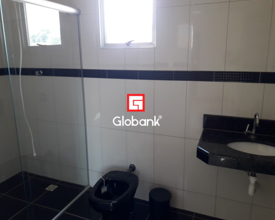 Imagem Sobrado com 4 Quartos à Venda, em Interlagos - Montes Claros Imagem Sobrado com 4 Quartos à Venda, em Interlagos - Montes Claros