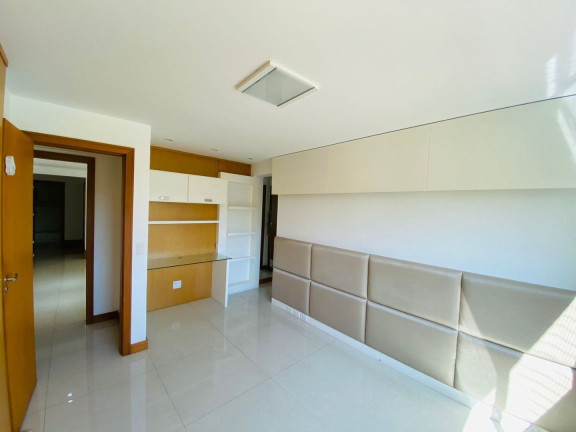 Imagem Imóvel com 3 Quartos à Venda, 180 m² em Várzea - Teresópolis Imagem Imóvel com 3 Quartos à Venda, 180 m² em Várzea - Teresópolis