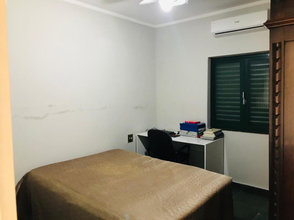Imagem Casa com 3 Quartos à Venda, 172 m² em Centro - Araraquara Imagem Casa com 3 Quartos à Venda, 172 m² em Centro - Araraquara