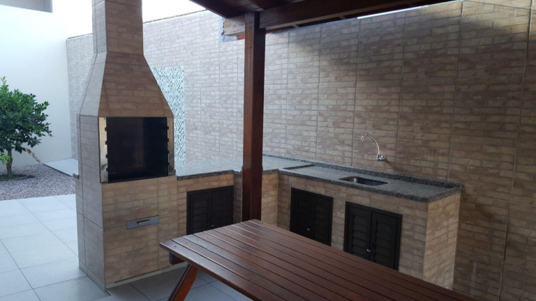 Imagem Casa com 2 Quartos à Venda, 100 m² em Praia De Fora - Palhoça