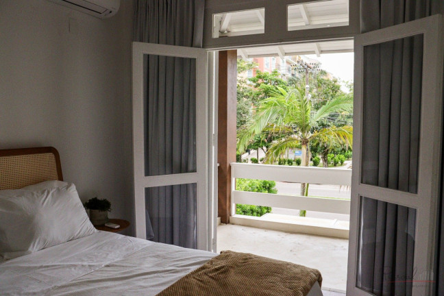 Imagem Casa com 5 Quartos à Venda, 322 m² em Jurerê Internacional - Florianópolis Imagem Casa com 5 Quartos à Venda, 322 m² em Jurerê Internacional - Florianópolis