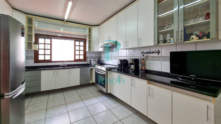 Imagem Sobrado com 3 Quartos à Venda, 243 m² em Umuarama - Osasco