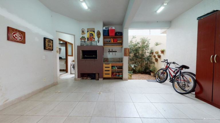 Imagem Imóvel com 3 Quartos à Venda, em Camaquã - Porto Alegre Imagem Imóvel com 3 Quartos à Venda, em Camaquã - Porto Alegre