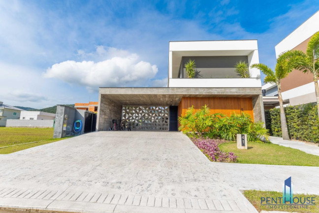 Imagem Casa com 3 Quartos à Venda, 431 m² em Santa Regina - Camboriú