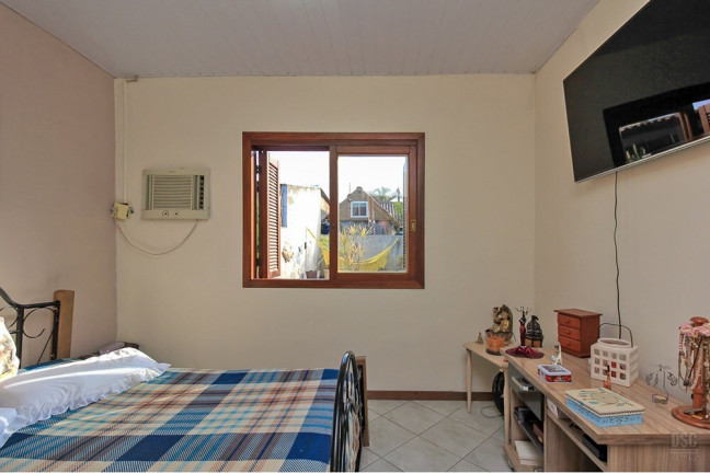 Imagem Casa com 2 Quartos à Venda, em Hípica - Porto Alegre Imagem Casa com 2 Quartos à Venda, em Hípica - Porto Alegre