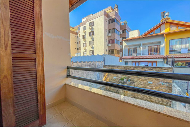 Imagem Casa com 3 Quartos à Venda, em Jardim Itu - Porto Alegre Imagem Casa com 3 Quartos à Venda, em Jardim Itu - Porto Alegre