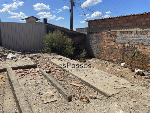 Imagem Casa com 3 Quartos à Venda, 360 m² em Nsa Aparecida - Florestal