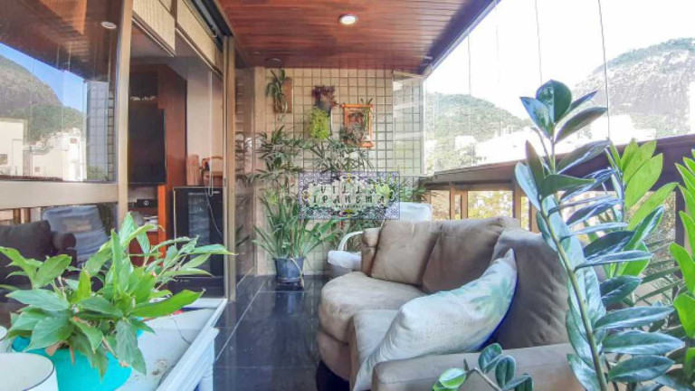 Imagem Apartamento com 4 Quartos à Venda, 191 m² em Lagoa - Rio De Janeiro Imagem Apartamento com 4 Quartos à Venda, 191 m² em Lagoa - Rio De Janeiro