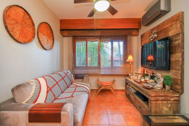 Imagem Casa com 4 Quartos à Venda, 321 m² em Vila Assunção - Porto Alegre Imagem Casa com 4 Quartos à Venda, 321 m² em Vila Assunção - Porto Alegre