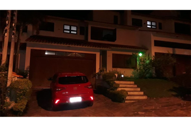 Imagem Casa com 4 Quartos à Venda,  em Teresópolis - Porto Alegre