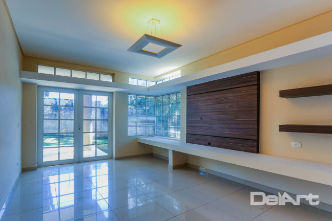 Imagem Casa com 4 Quartos à Venda, 302 m² em Santa Cândida - Curitiba