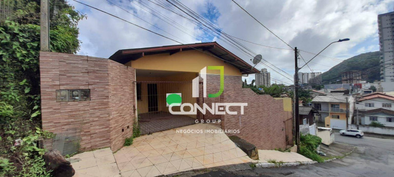 Casa com 5 Quartos à Venda, 200 m² em Fazenda - Itajaí