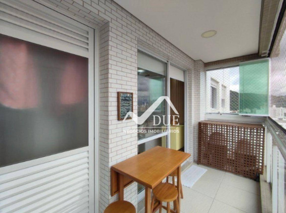 Imagem Apartamento com 2 Quartos à Venda, 85 m² em Marapé - Santos