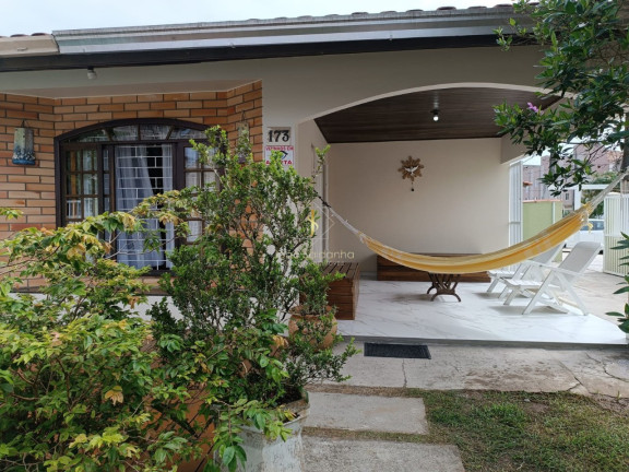 Imagem Casa com 3 Quartos para Temporada, em Brejatuba - Guaratuba Imagem Casa com 3 Quartos para Temporada, em Brejatuba - Guaratuba
