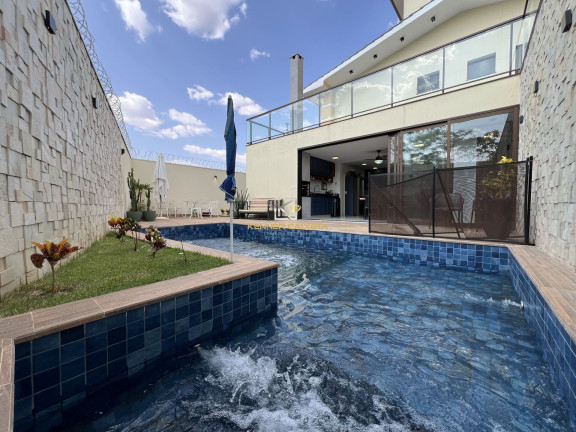 Imagem Casa com 4 Quartos à Venda, 255 m² em Residencial Gramado - Patos De Minas Imagem Casa com 4 Quartos à Venda, 255 m² em Residencial Gramado - Patos De Minas