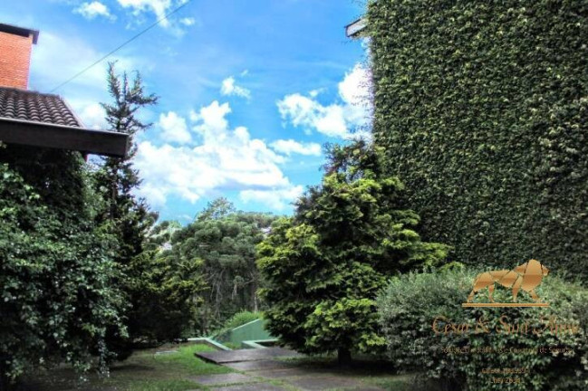 Imagem Casa com 5 Quartos para Temporada, 433 m² em Vila Capivari - Campos Do Jordão
