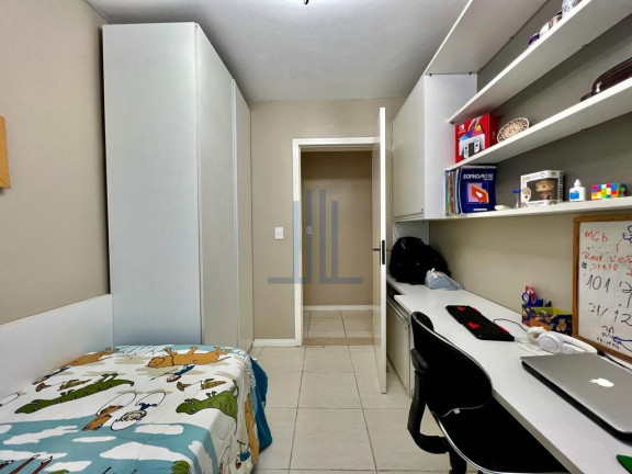 Imagem Casa com 4 Quartos à Venda, 211 m² em Tomazetti - Santa Maria