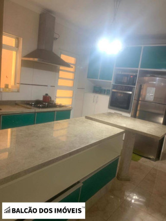 Imagem Casa com 4 Quartos à Venda, 325 m² em São Paulo