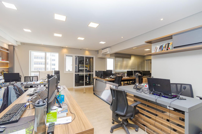 Imagem Sala Comercial à Venda, 44 m² em Centro - Curitiba Imagem Sala Comercial à Venda, 44 m² em Centro - Curitiba