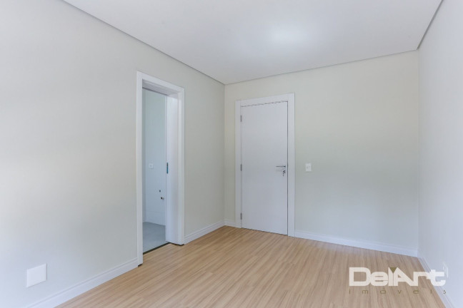 Imagem Casa com 3 Quartos à Venda, 224 m² em Uberaba - Curitiba