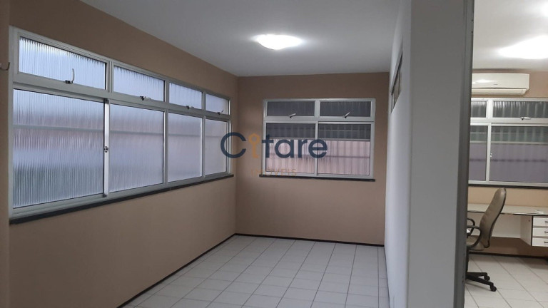 Imagem Casa com 3 Quartos à Venda, 225 m² em Cidade Dos Funcionários - Fortaleza Imagem Casa com 3 Quartos à Venda, 225 m² em Cidade Dos Funcionários - Fortaleza