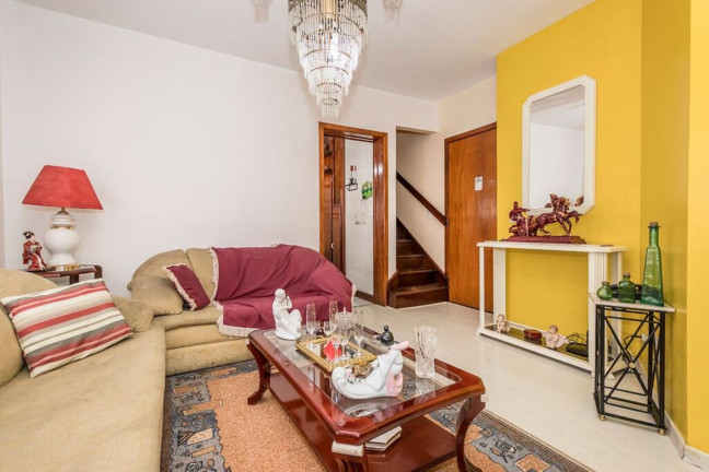 Imagem Imóvel com 3 Quartos à Venda, 157 m² em Jardim Itu - Porto Alegre Imagem Imóvel com 3 Quartos à Venda, 157 m² em Jardim Itu - Porto Alegre