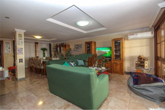 Imagem Casa com 3 Quartos à Venda, 608 m² em Medianeira - Porto Alegre Imagem Casa com 3 Quartos à Venda, 608 m² em Medianeira - Porto Alegre