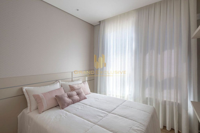 Imagem Apartamento com 4 Quartos à Venda, 143 m² em Centro - Balneário Camboriú Imagem Apartamento com 4 Quartos à Venda, 143 m² em Centro - Balneário Camboriú