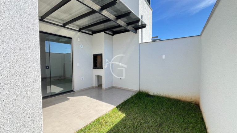Imagem Casa com 3 Quartos à Venda, em Vila Nova - Joinville Imagem Casa com 3 Quartos à Venda, em Vila Nova - Joinville